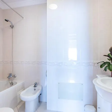Floor, 2 Bed -
